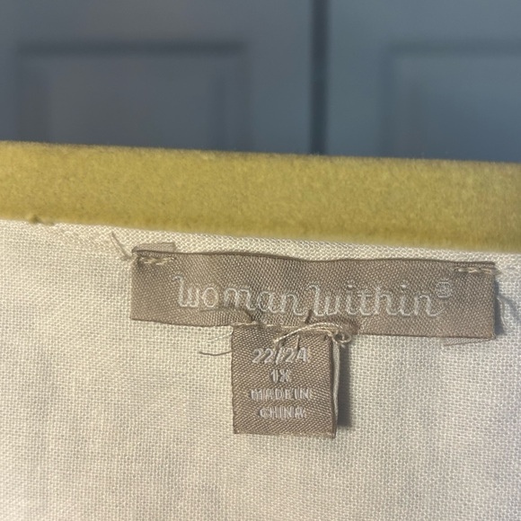 Sleeveless linen blend button-down tunic - Picture 2 of 3